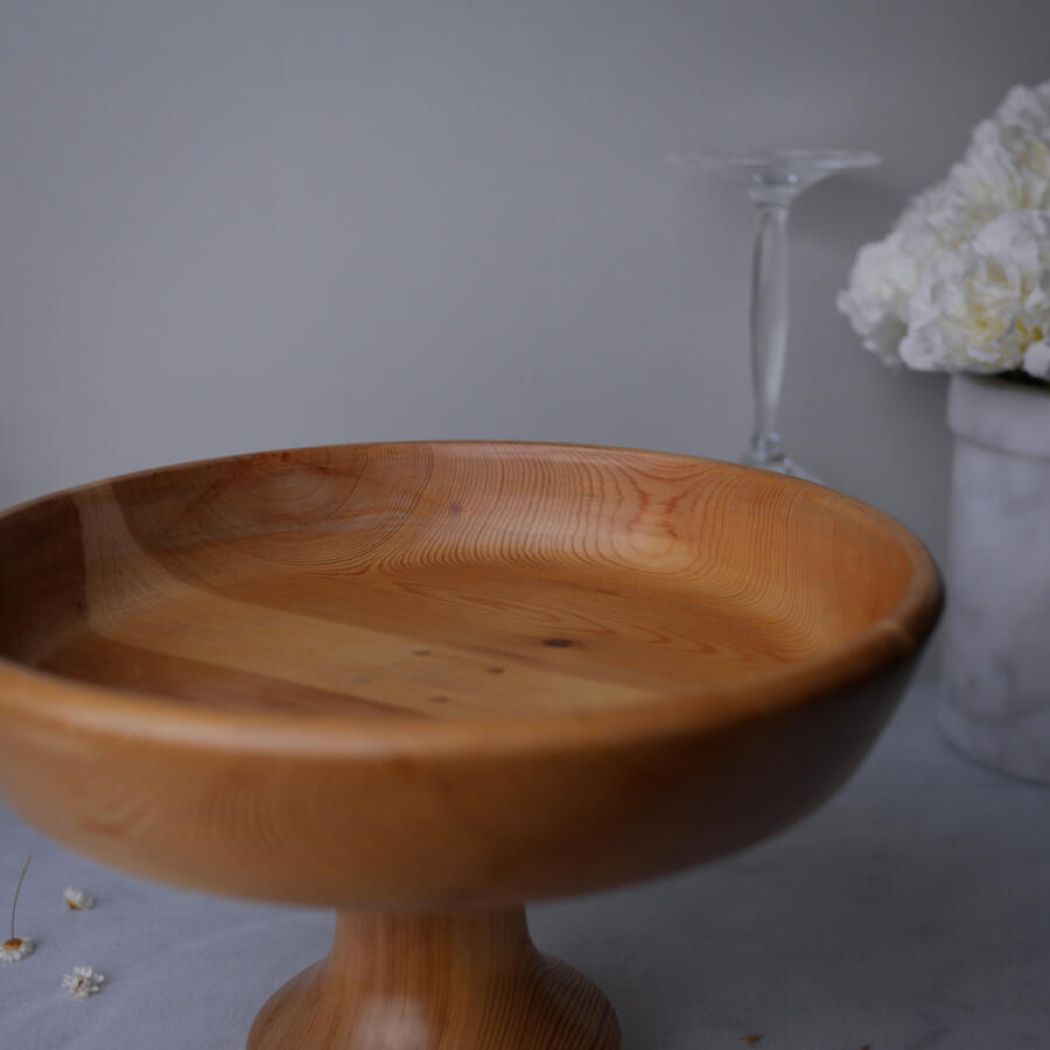 Kraftigt Træfad på Fod 1