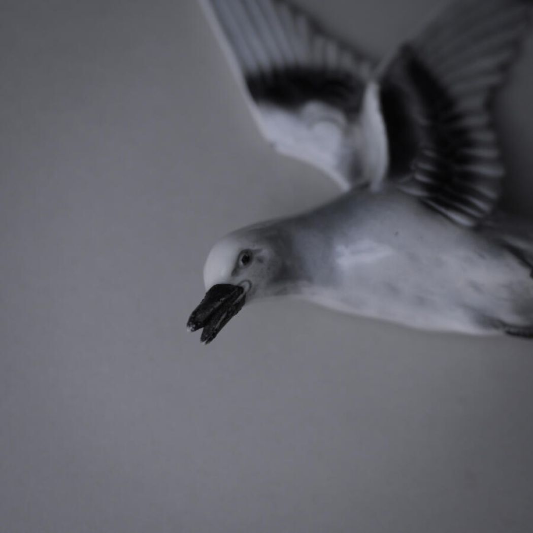 Grå Fugl til Væggen 2