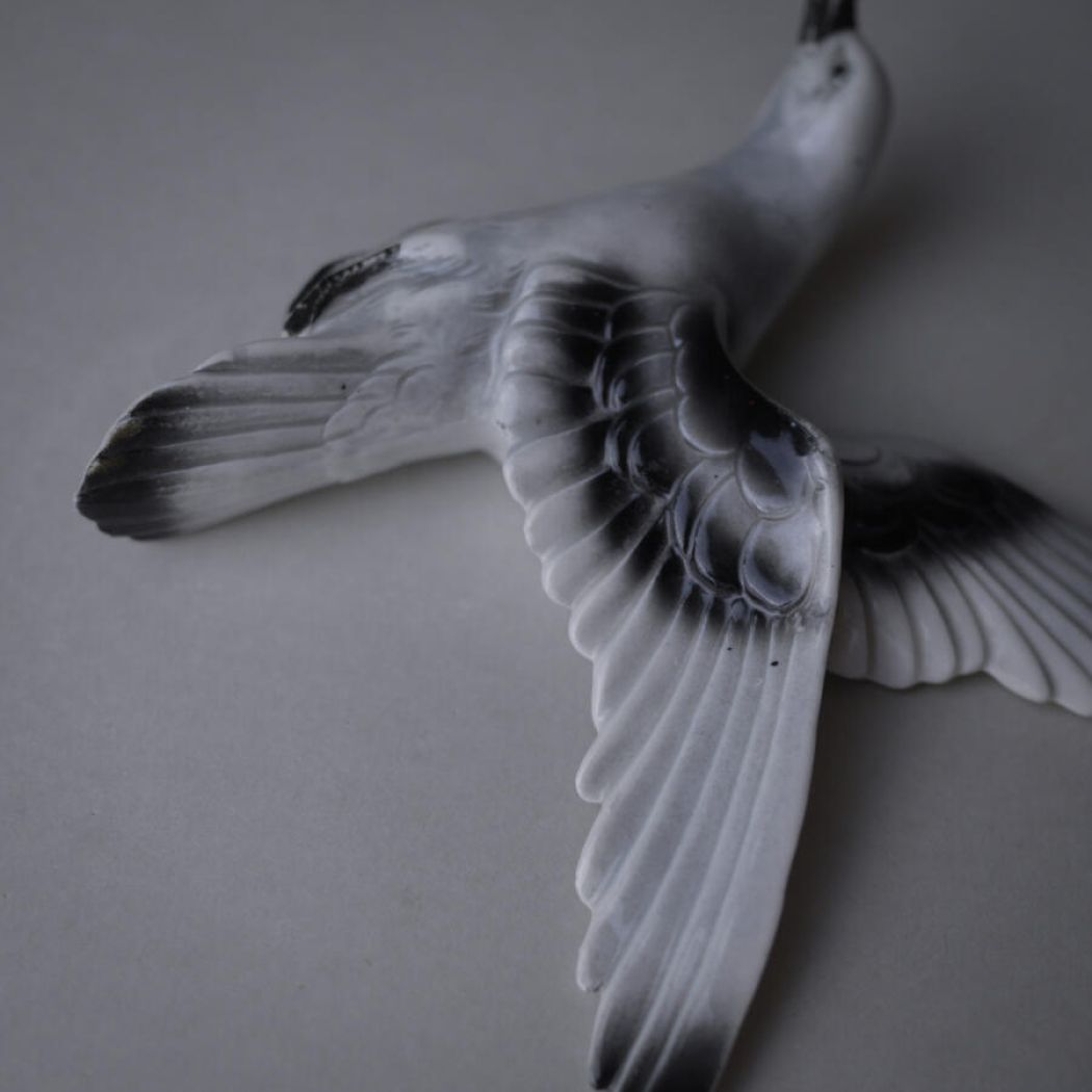 Grå Fugl til Væggen 4