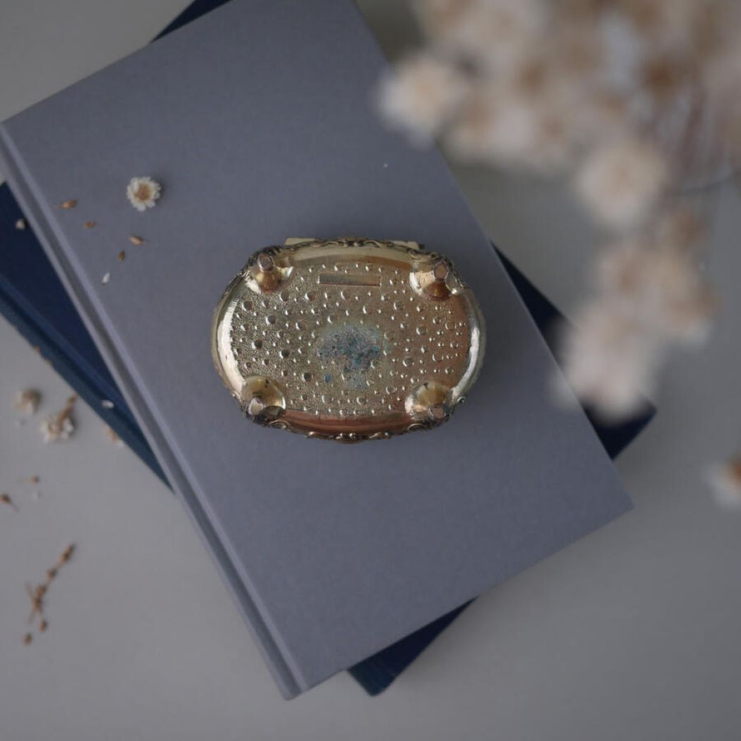 Lille Metal Smykkeskrin med Eventyrligt Motiv 7