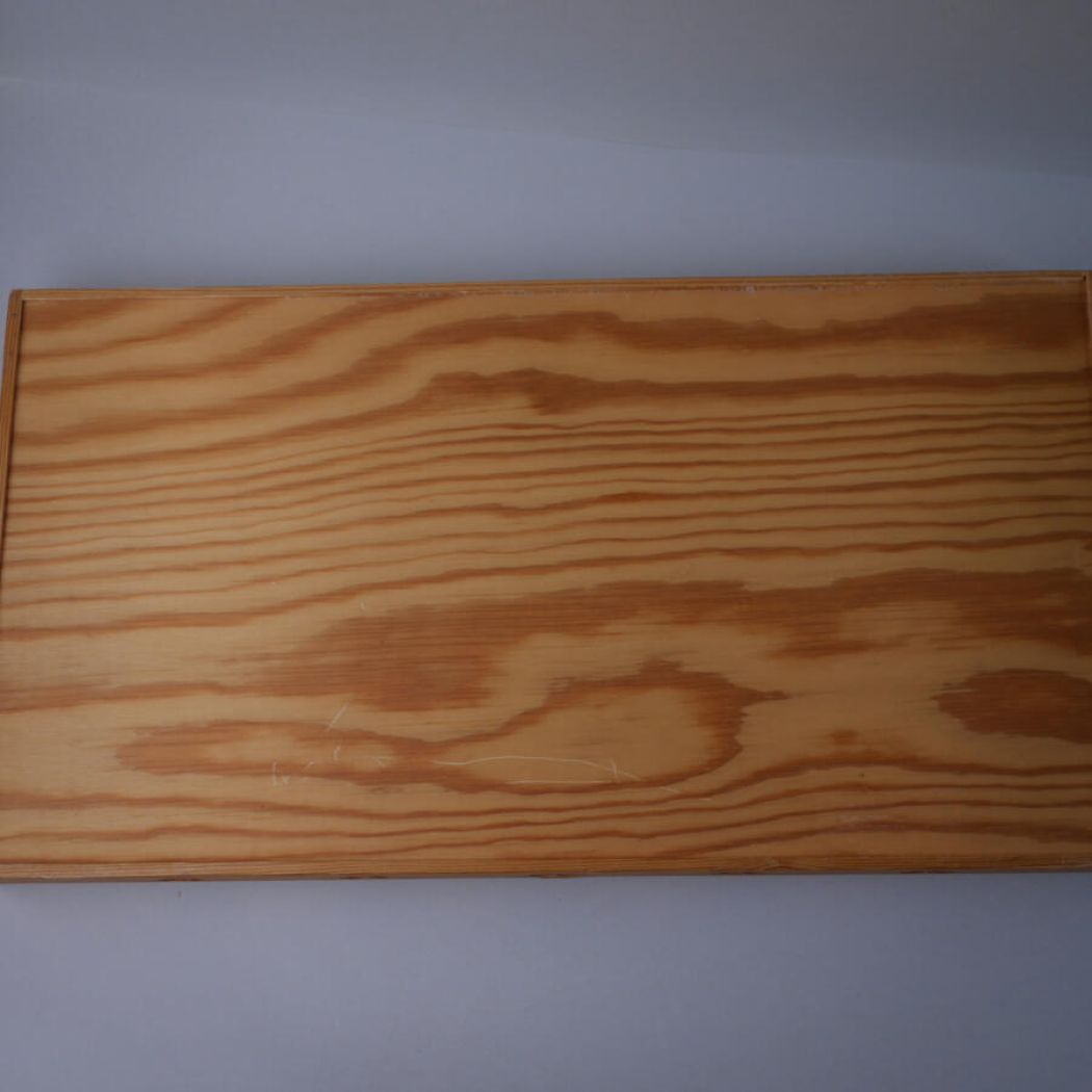 Træbakke med Hjerteudskæringer 5