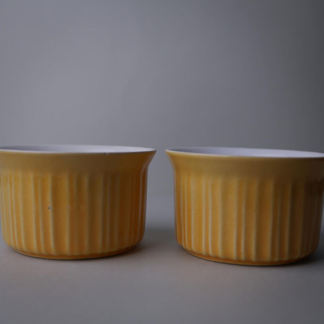 Gule & Hvide Ramekin Skåle, 2 stk. 2