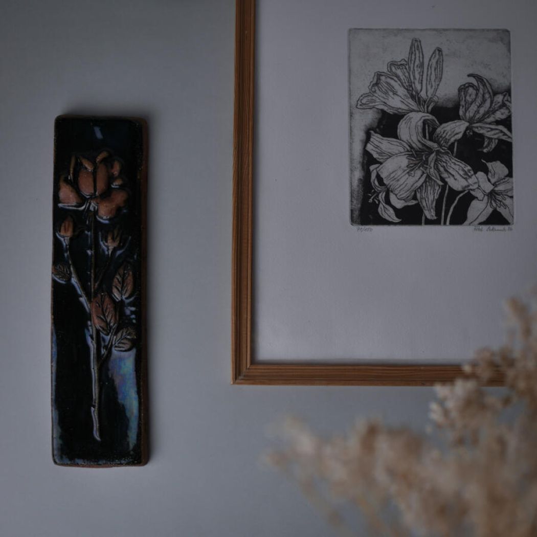 Aflangt Grønt Relief med Blomst 1