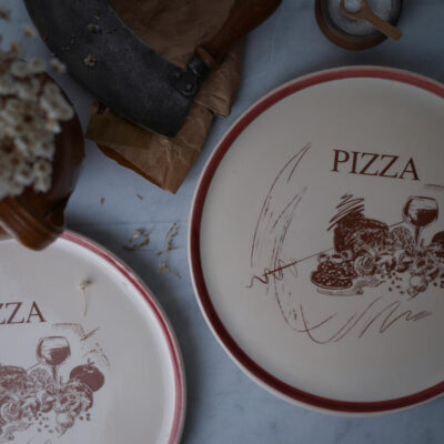 Stort Pizza Fad med Rosa Kant 33 cm.