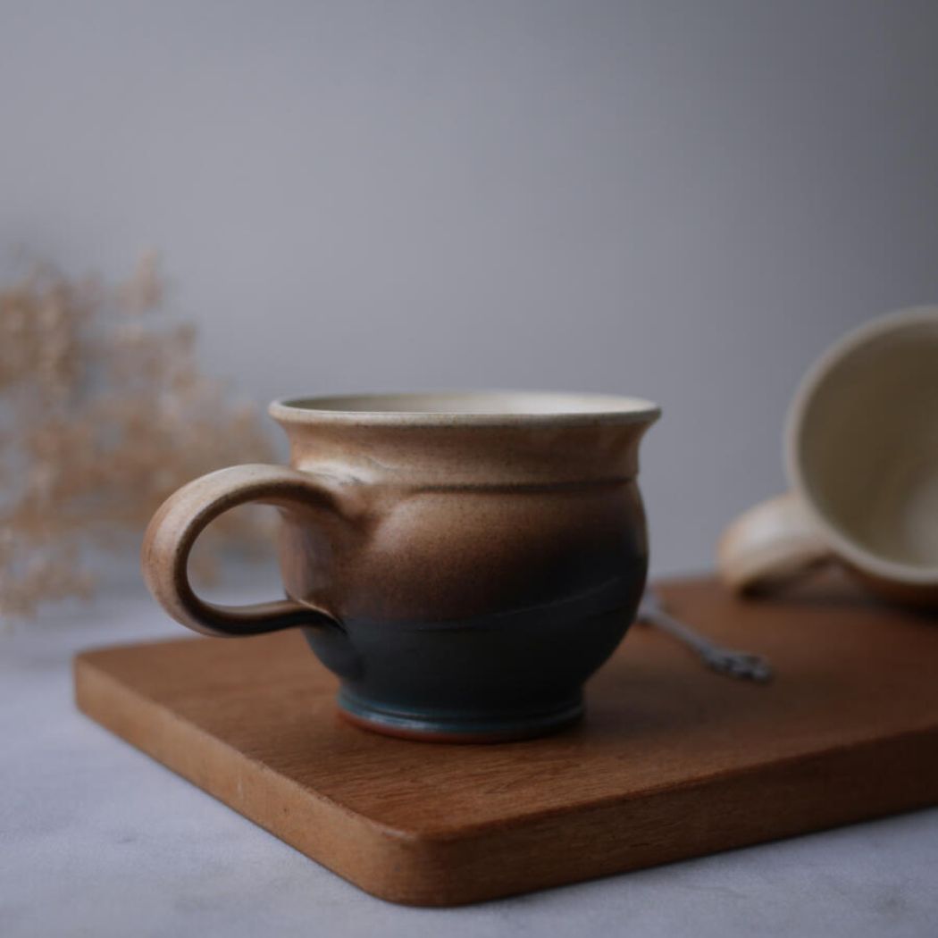 Beige & Grøn Kop i Keramik