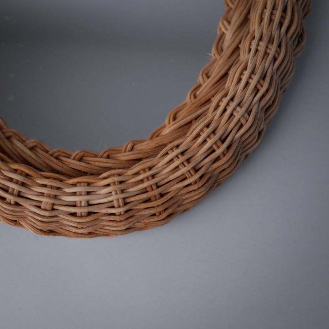 Lille Spejl med Flettet Ramme 1