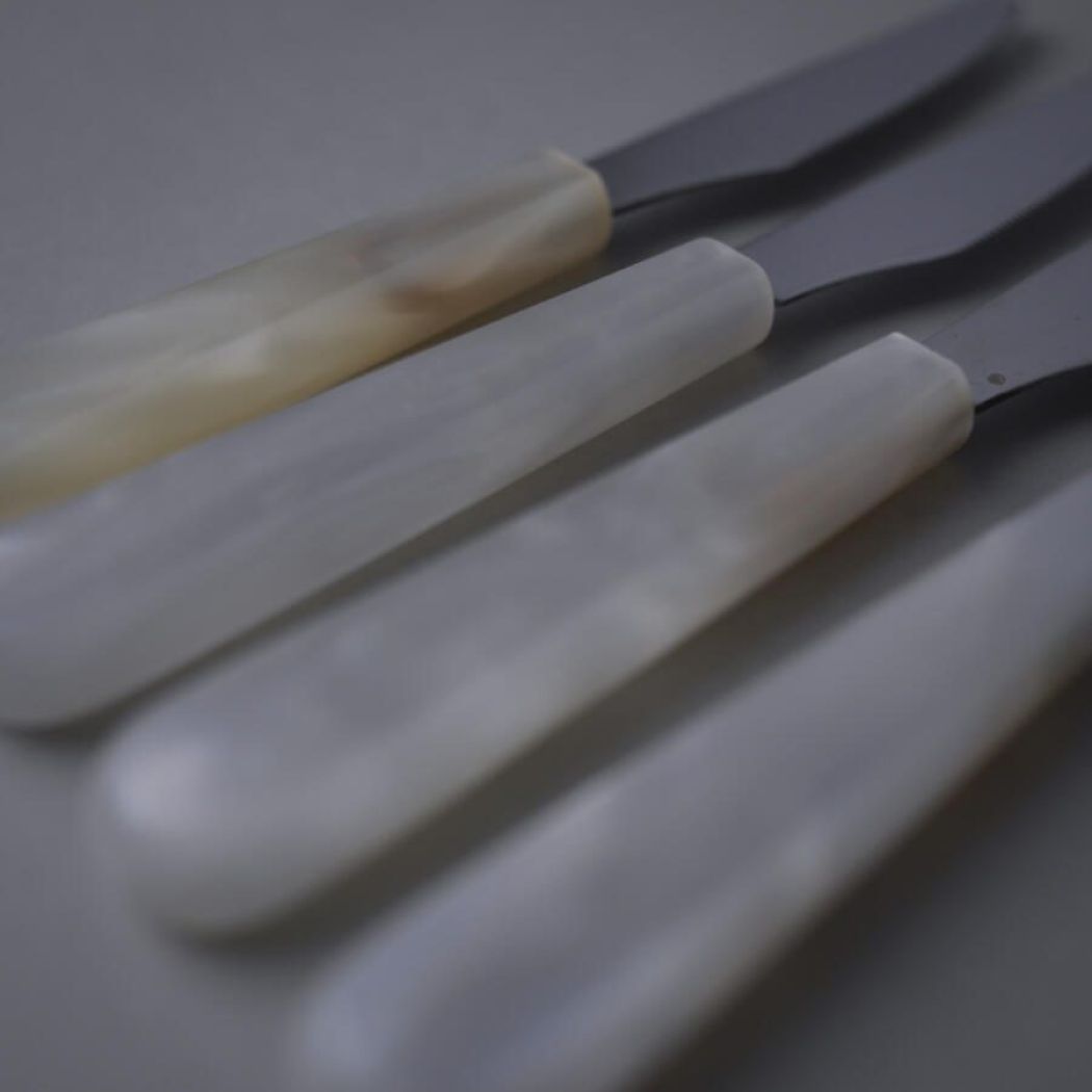 Smørknive med Perlemorsskafter, 4 stk. 5