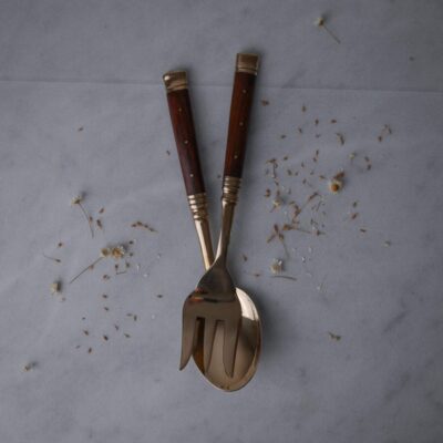 Messing Salatbestik med Træskafter, 2 stk.