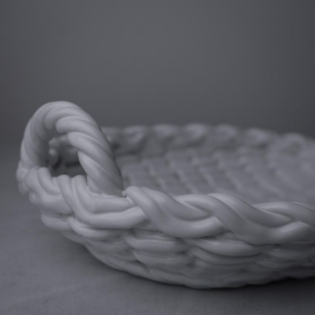 Aflang Hvid Porcelænskurv i Flet 3