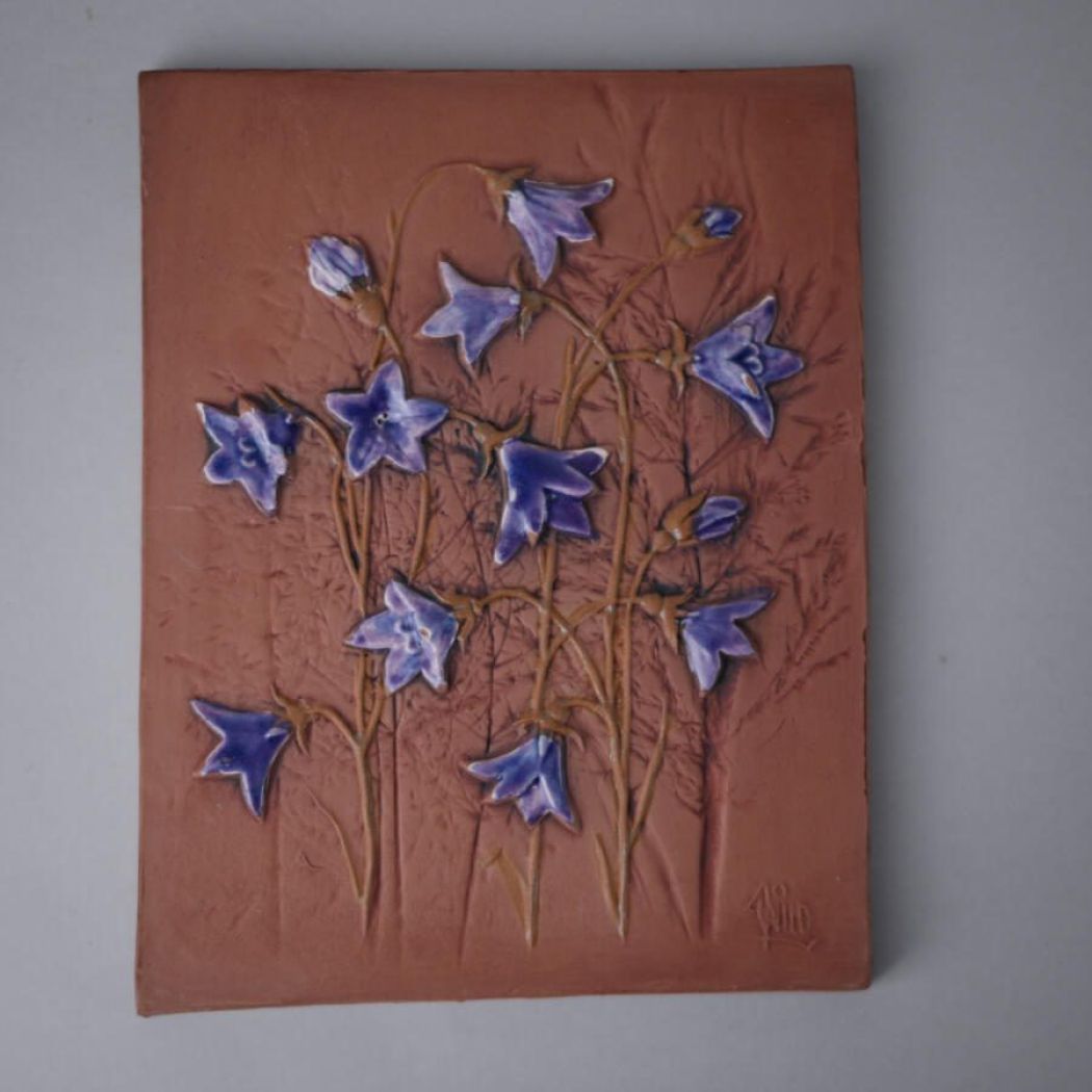 Lille Brunt Relief med Lilla Blomster 1