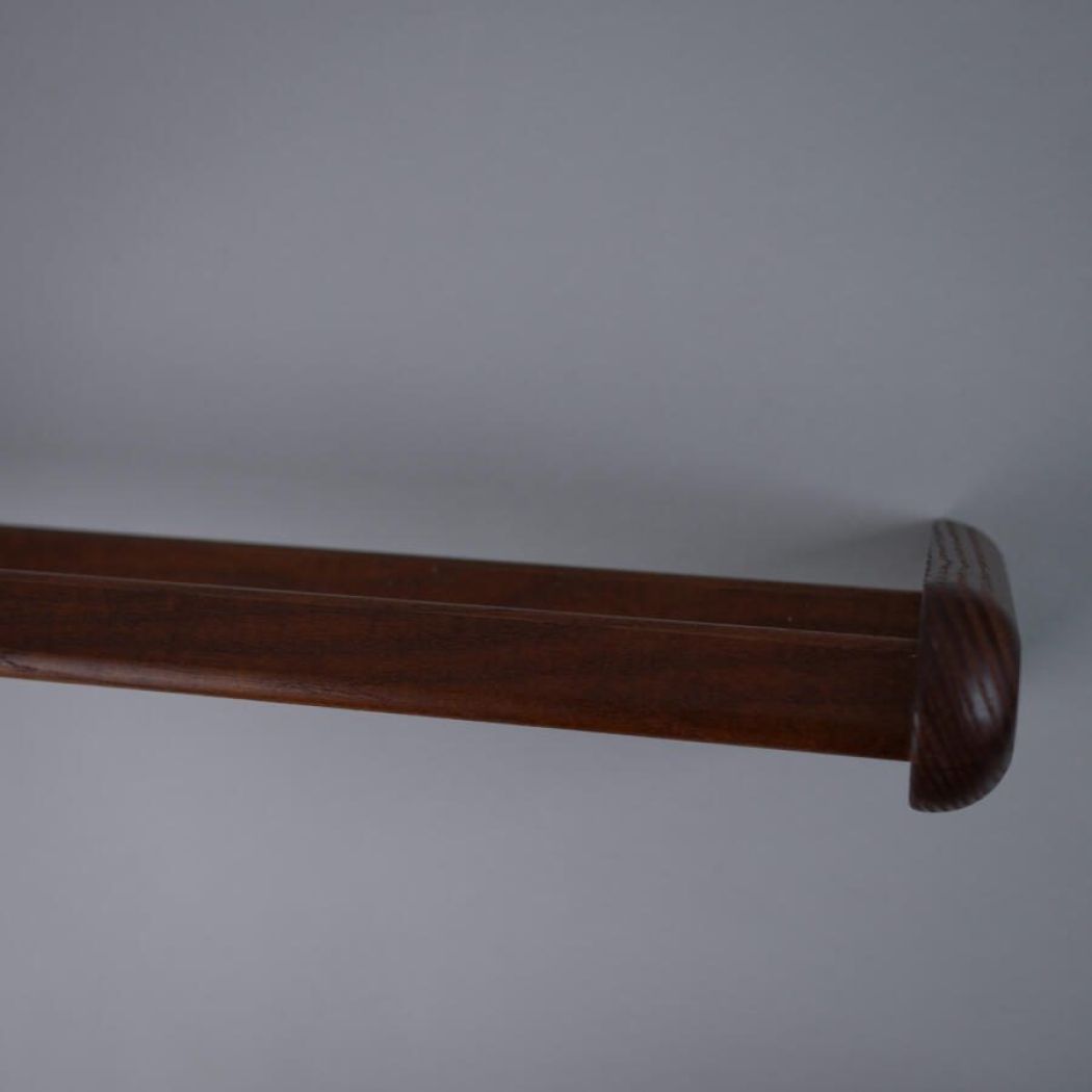 Mørk Håndklædeholder i Egetræ 1