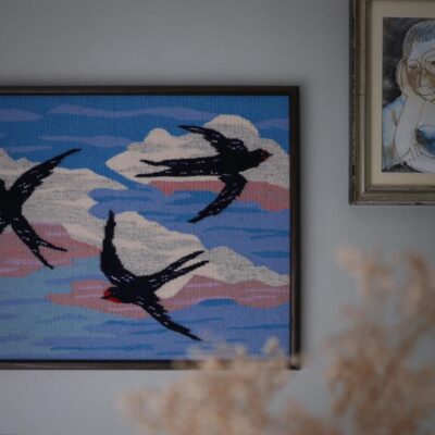 Vævet Pastel Billede med Svaler