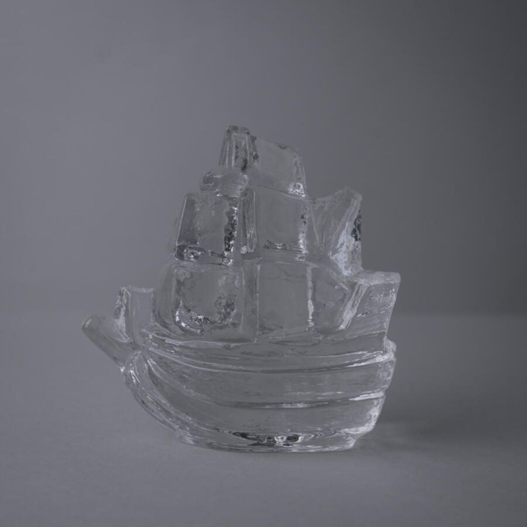 Bogstøtte Glas skib 1