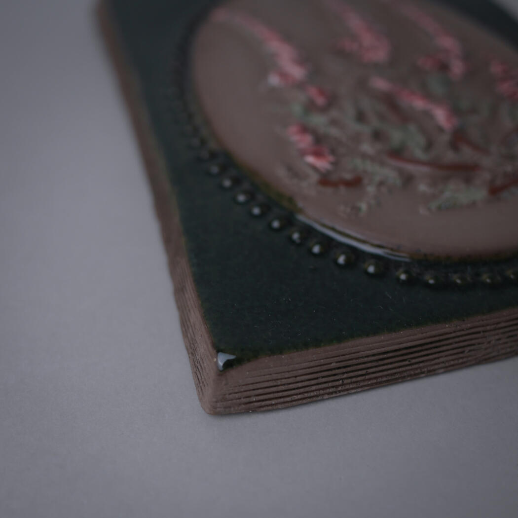 Grønt Relief med Rosa Blomster 3