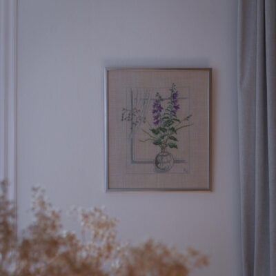 Stort Broderet Billede med Blomst