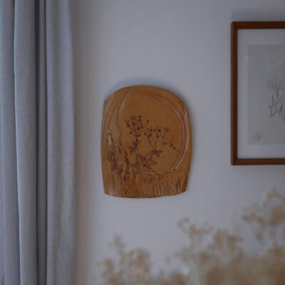 Stort Beige Keramikrelief med Naturmotiv