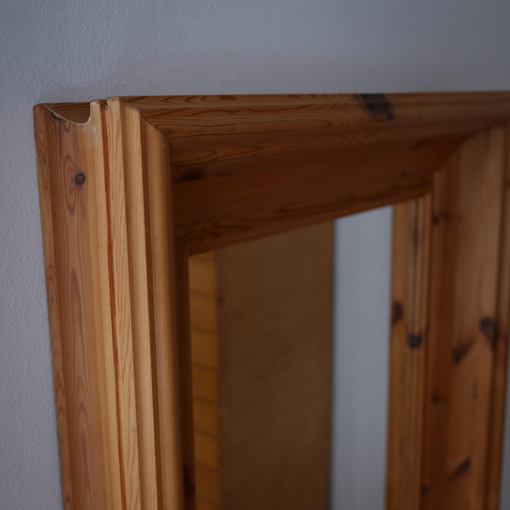 Storslået Træ Spejl med Flotte Udskæringer 4