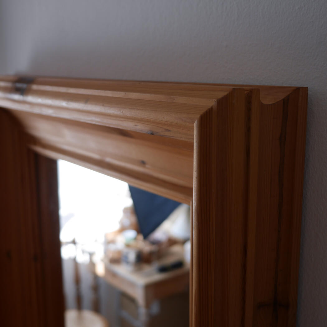 Storslået Træ Spejl med Flotte Udskæringer 7