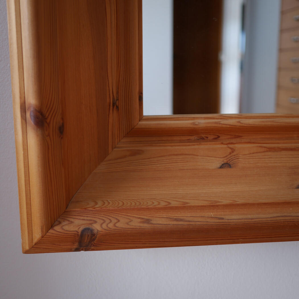 Storslået Træ Spejl med Flotte Udskæringer 8