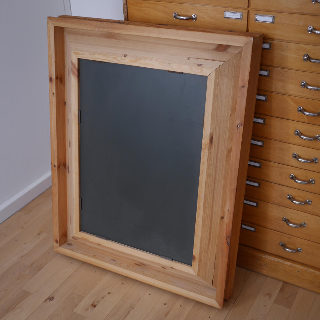 Storslået Træ Spejl med Flotte Udskæringer 9