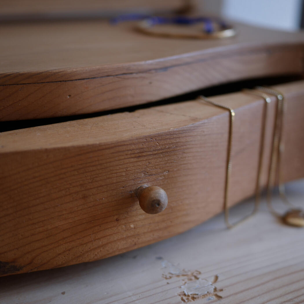 Lille Vintage Træspejl med Skuffe 4