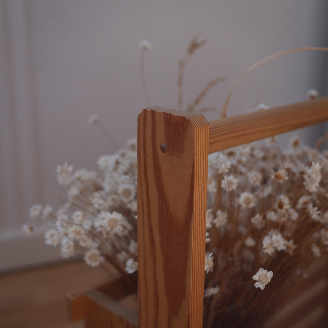 Magasinholder i Træ med Tremmer 3