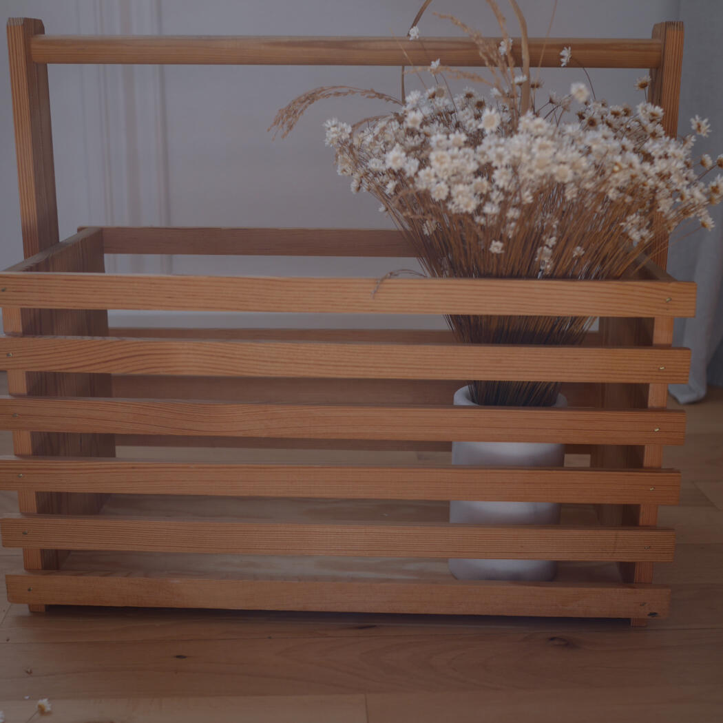 Magasinholder i Træ med Tremmer 8