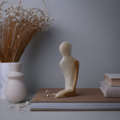 Beige Figur i Fedtsten