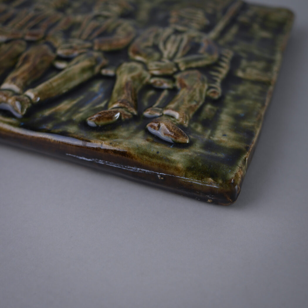 Grønt Relief af 4 Ældre Mænd 6