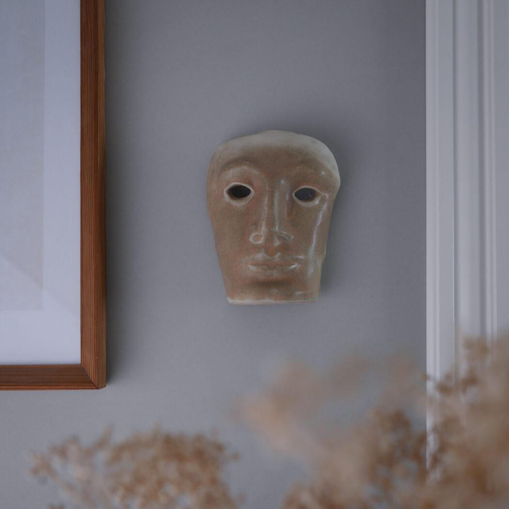 Beige Keramik Maske