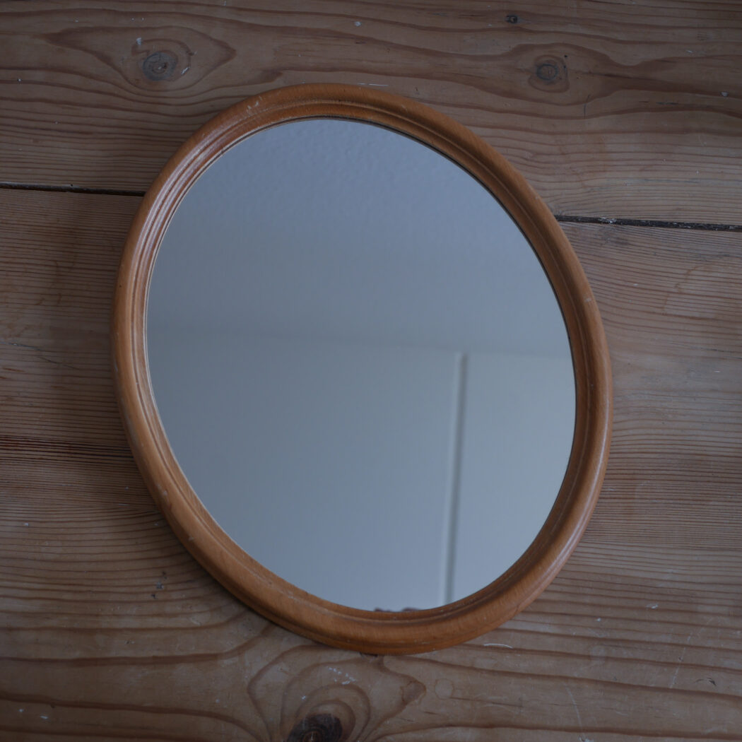 Ovalt Spejl med Træramme 8