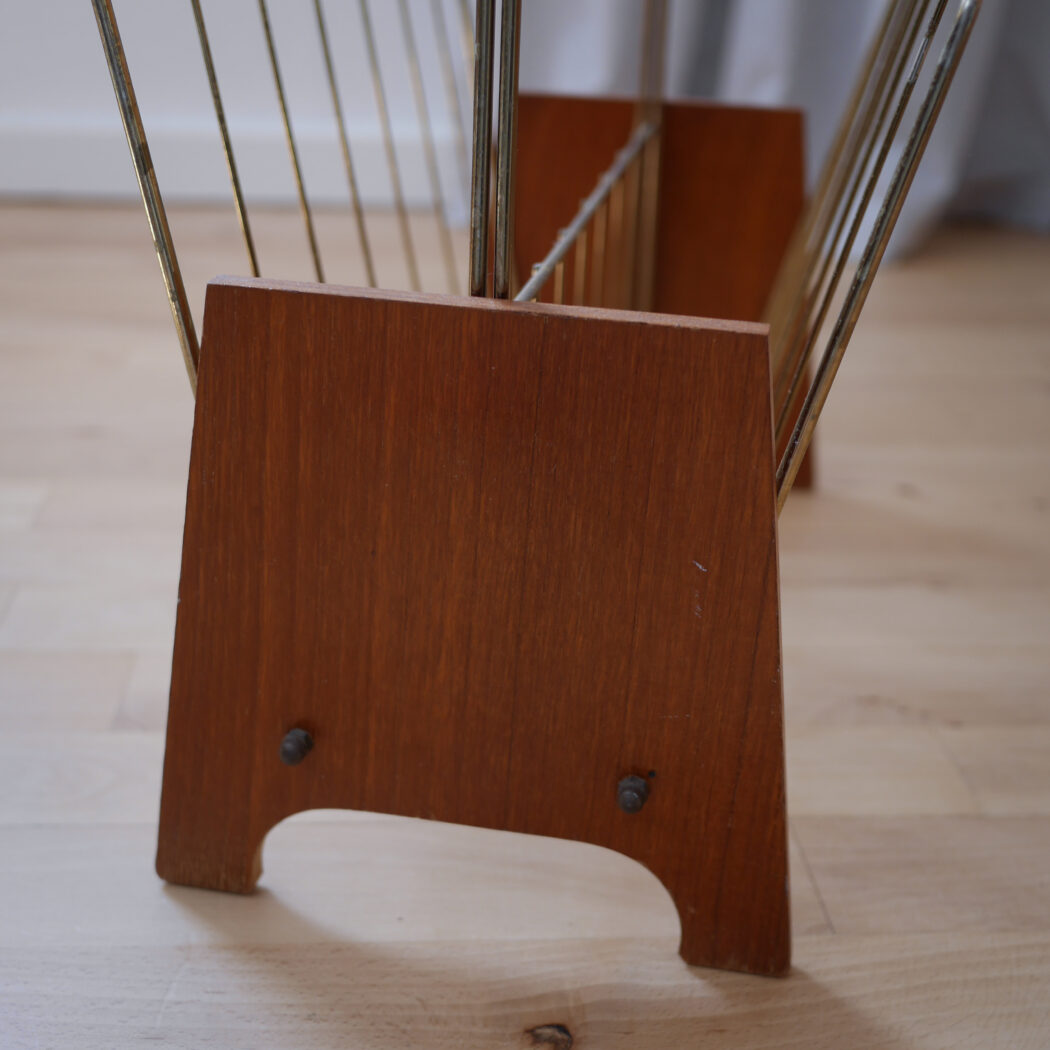 Avisholder i Træ & Messing 3