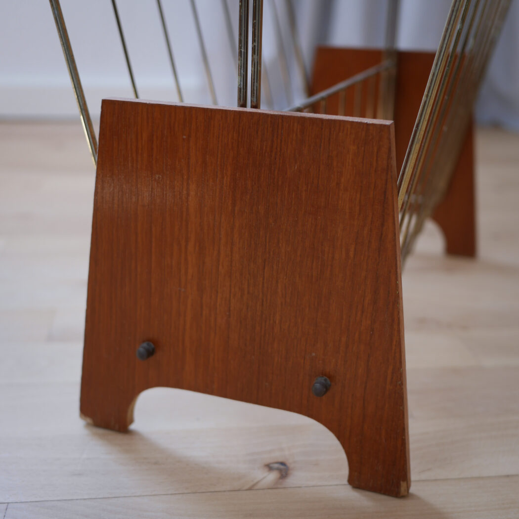 Avisholder i Træ & Messing 4