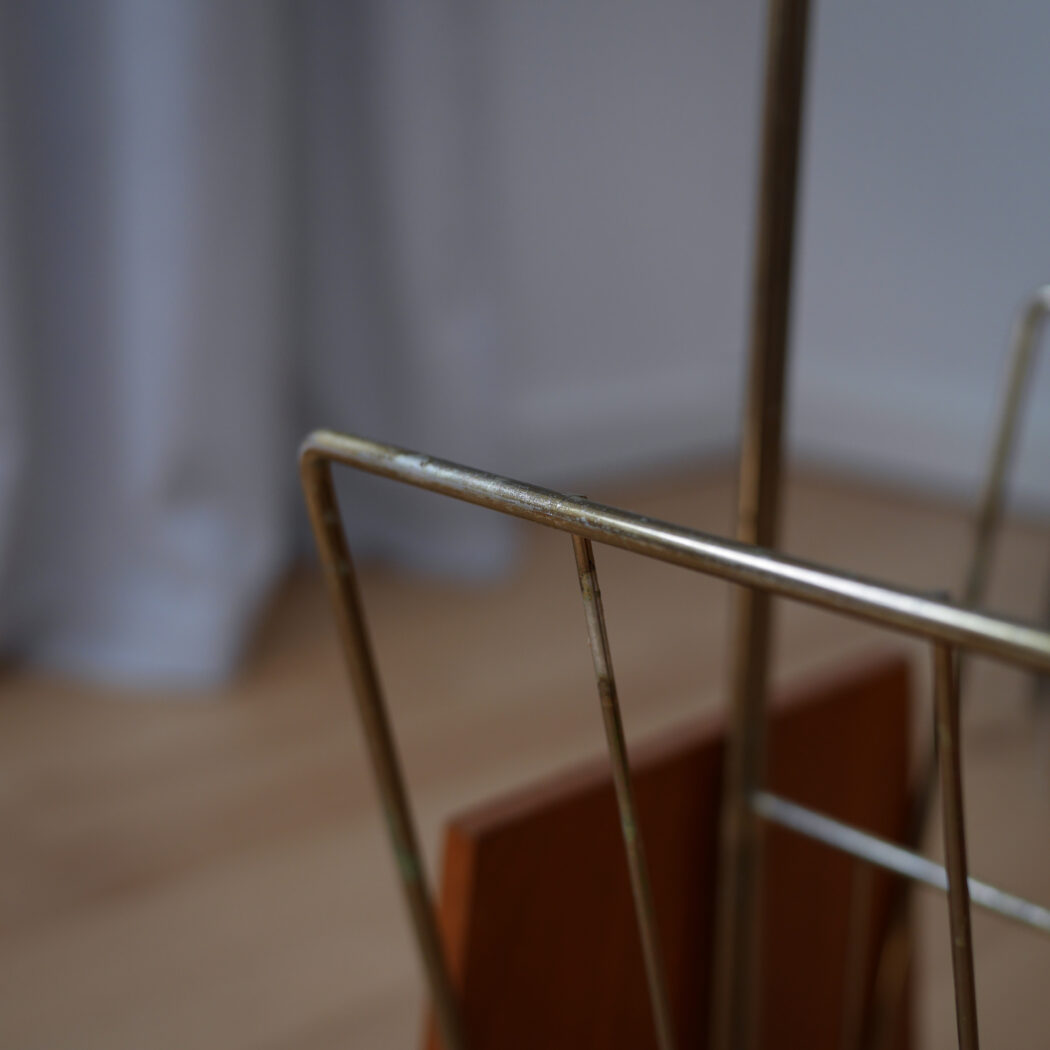 Avisholder i Træ & Messing 7