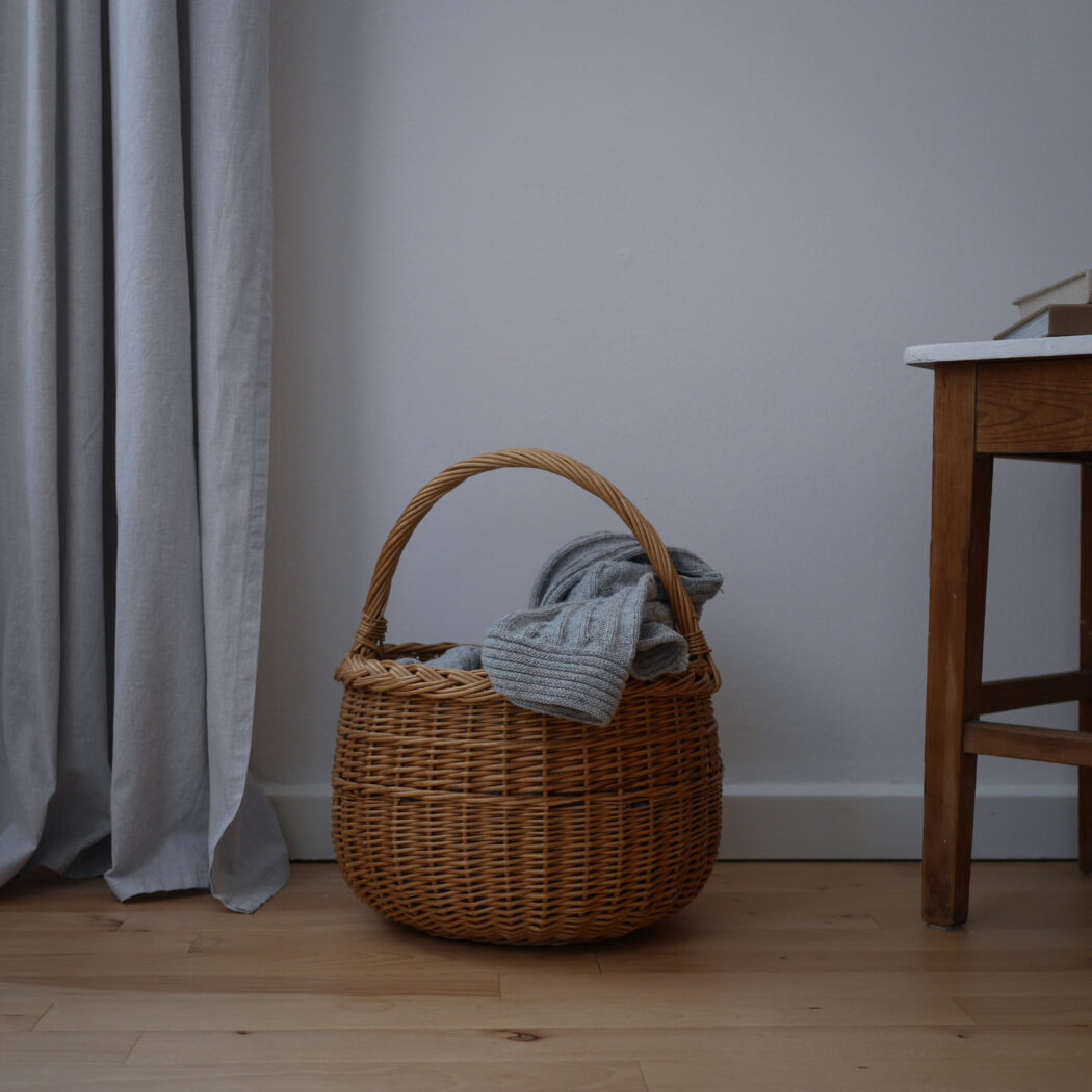 Pilefletskurv med Hank til Tæpper