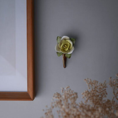 Gul Blomst til Væggen