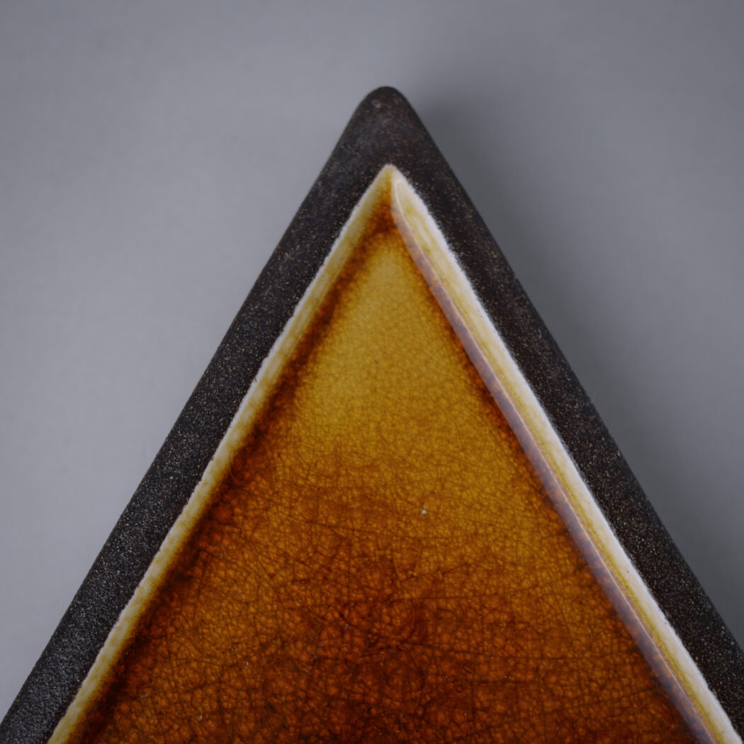 Brun & Gul Vægstage i Keramik 5