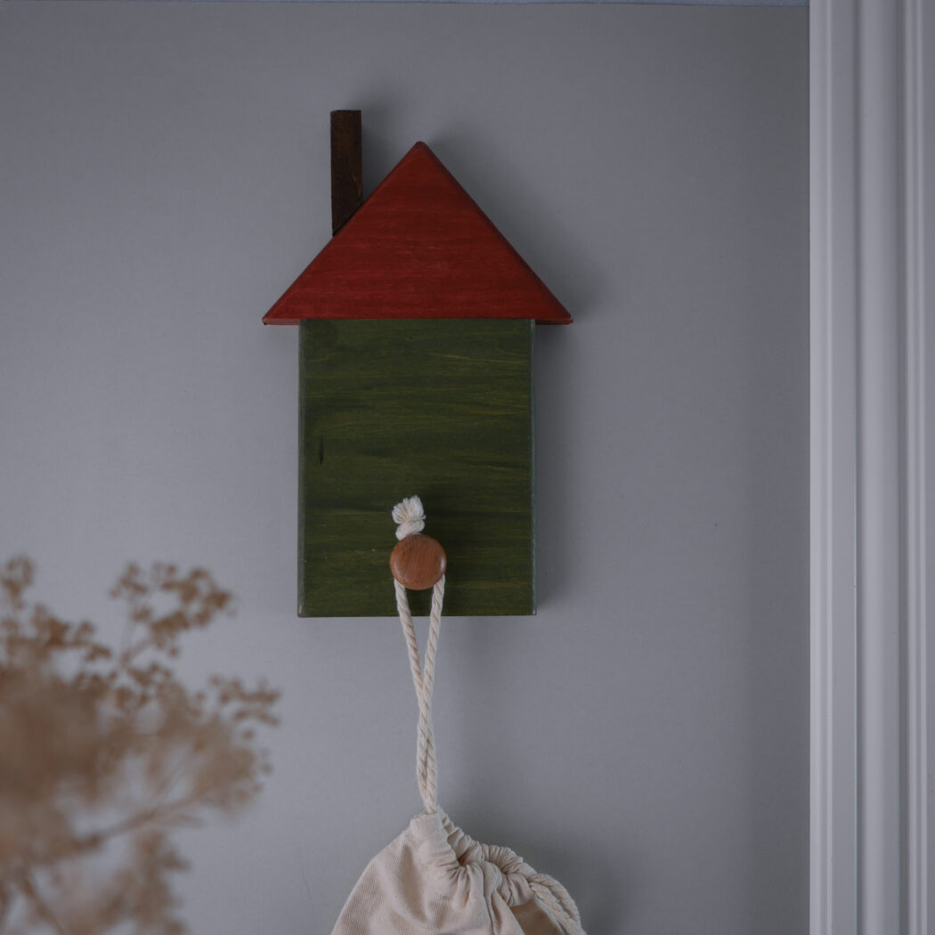 Grøn Hus Knage i Træ