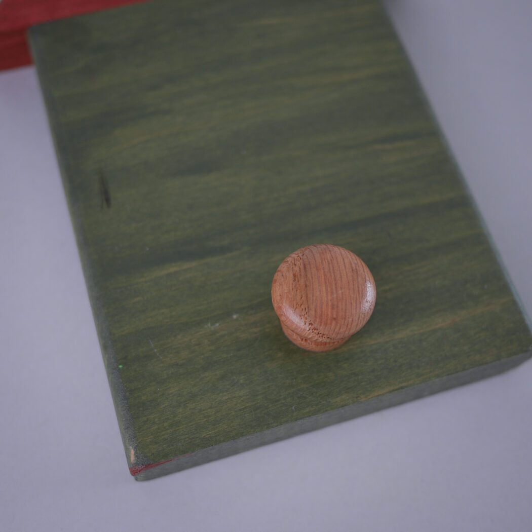 Grøn Hus Knage i Træ 3