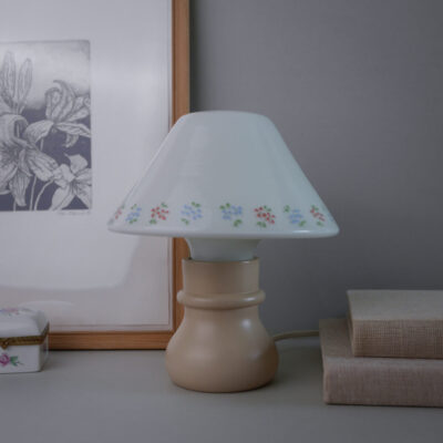 Lille Lampe med Blomstret Glasskærm