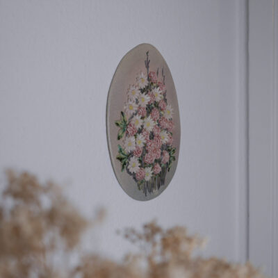 Ovalt Relief med Lyserøde & Hvide Blomster