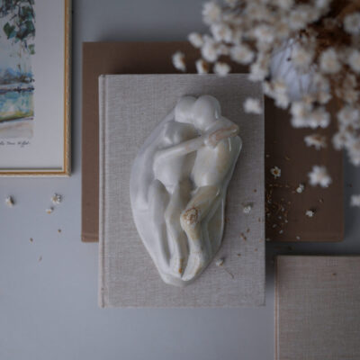 Liggende Fedtstensfigur af Par
