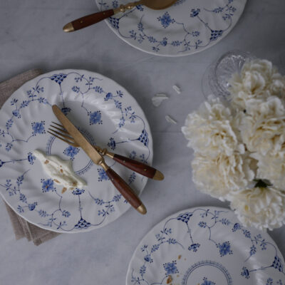 Middagstallerkner med Blå Dekorationer, 6 stk.