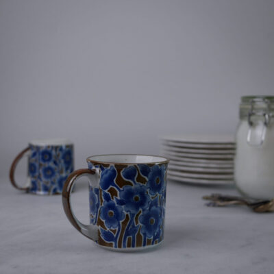 Krus med Blå Blomster