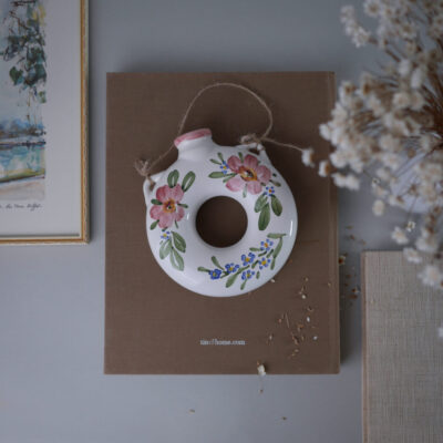 Lille Vase til Væggen med Lyserøde Blomster