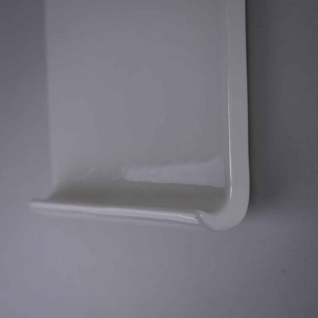 Hvid Porcelænstavle med Blomster 10