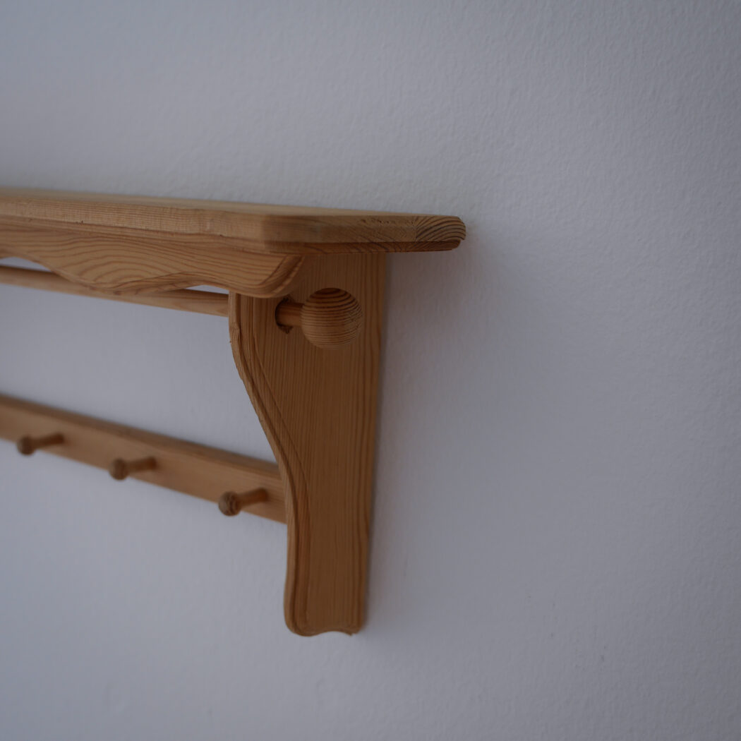 Lys Hylde med Knager & Stang til Viskestykke 3