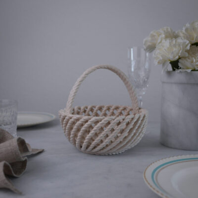 Hvid Flettet Porcelæns Kurv