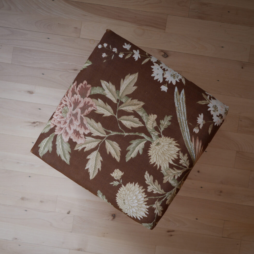 Vintage Træskammel med Blomster Betræk 2