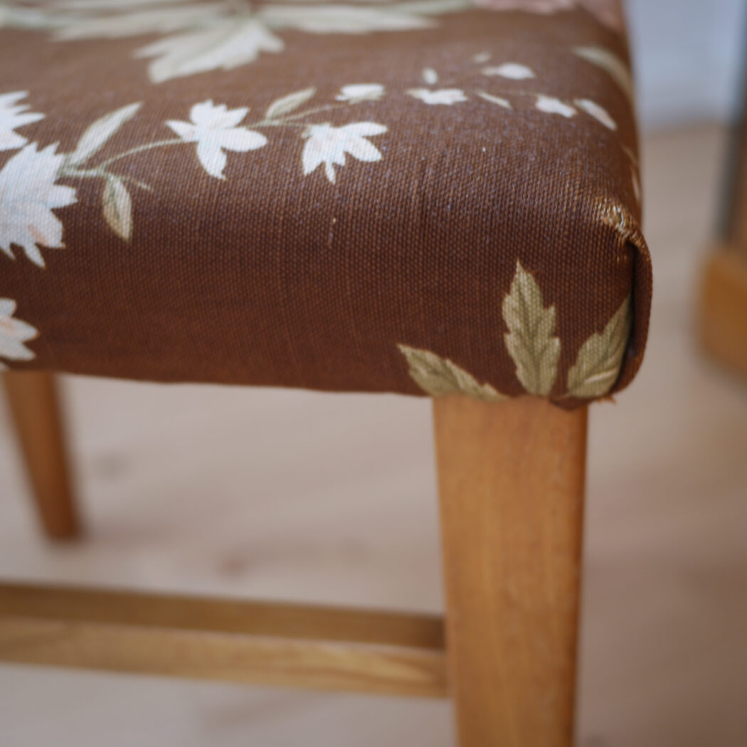 Vintage Træskammel med Blomster Betræk 6